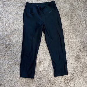 Nike dry fit cropped leggings